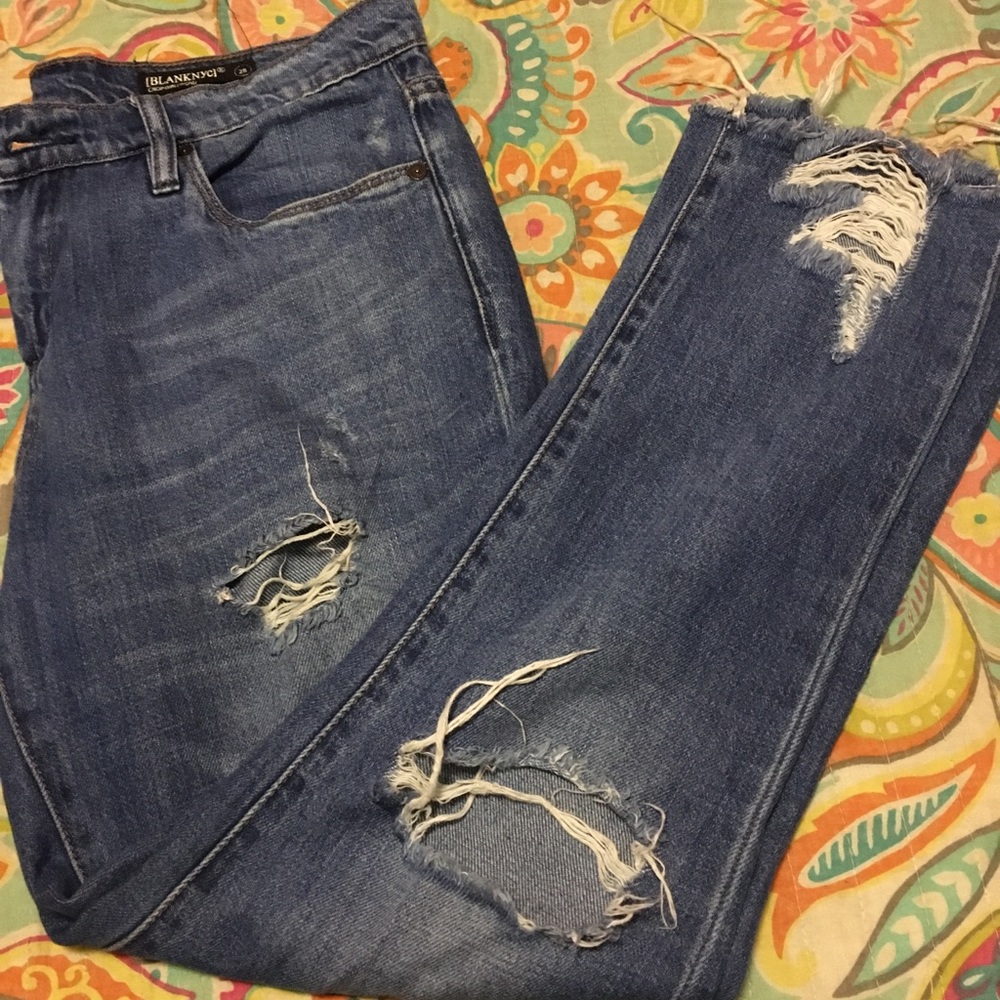 Distressed Mom Jeans Women’s Size 6